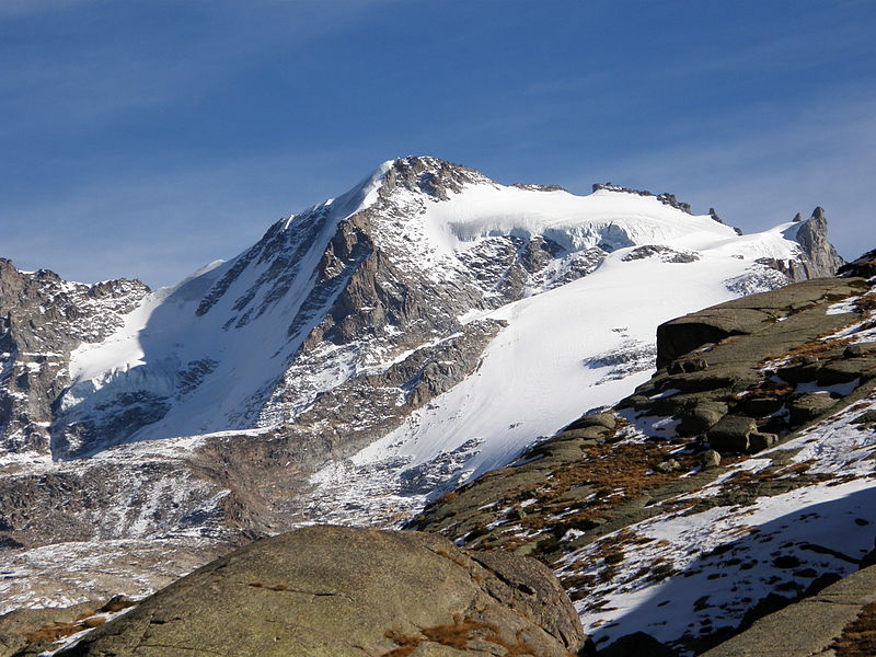 800px_Gran_Paradiso_invernale