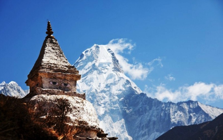 Ornaments_in_the_Himalayas_875x552